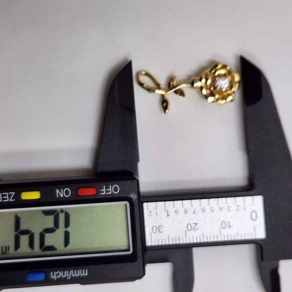 Flower Diamond Urn Pendant, Keepsake Ash Holder, Urn Jewelry for ashes, Memorial - Picture 6 of 6